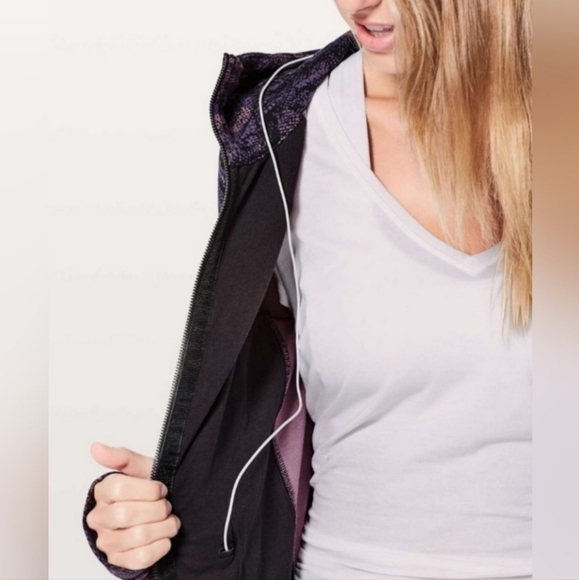 Lululemon purple/black snakeskin lined scuba hoodie rip wave purple thunder sz6 - Picture 10 of 13